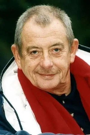 Derek Fowlds